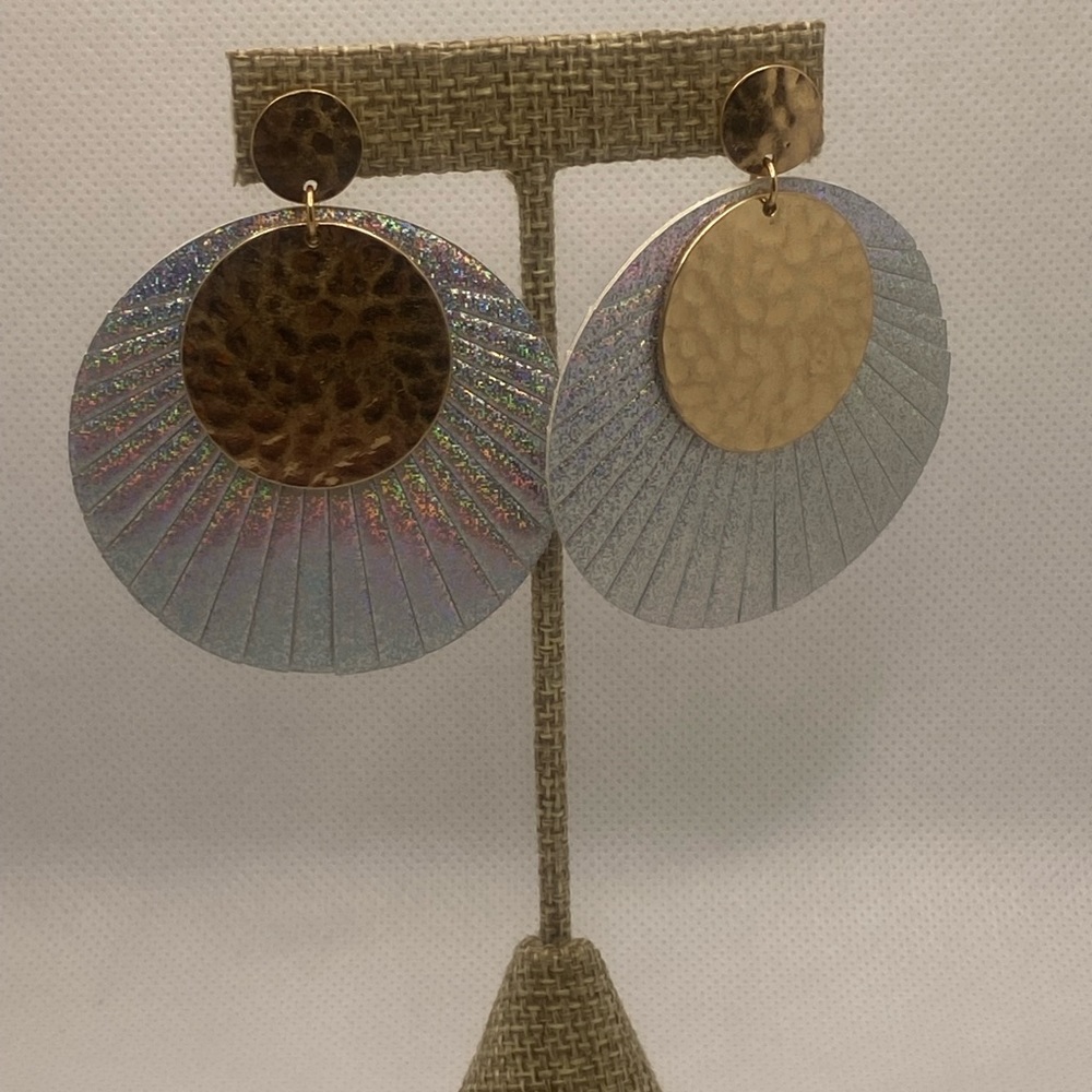 ⭐ 3/$15 ⭐ Iridescent Silver Leather & Gold Round Layer Dangle Earrings ~ NEW